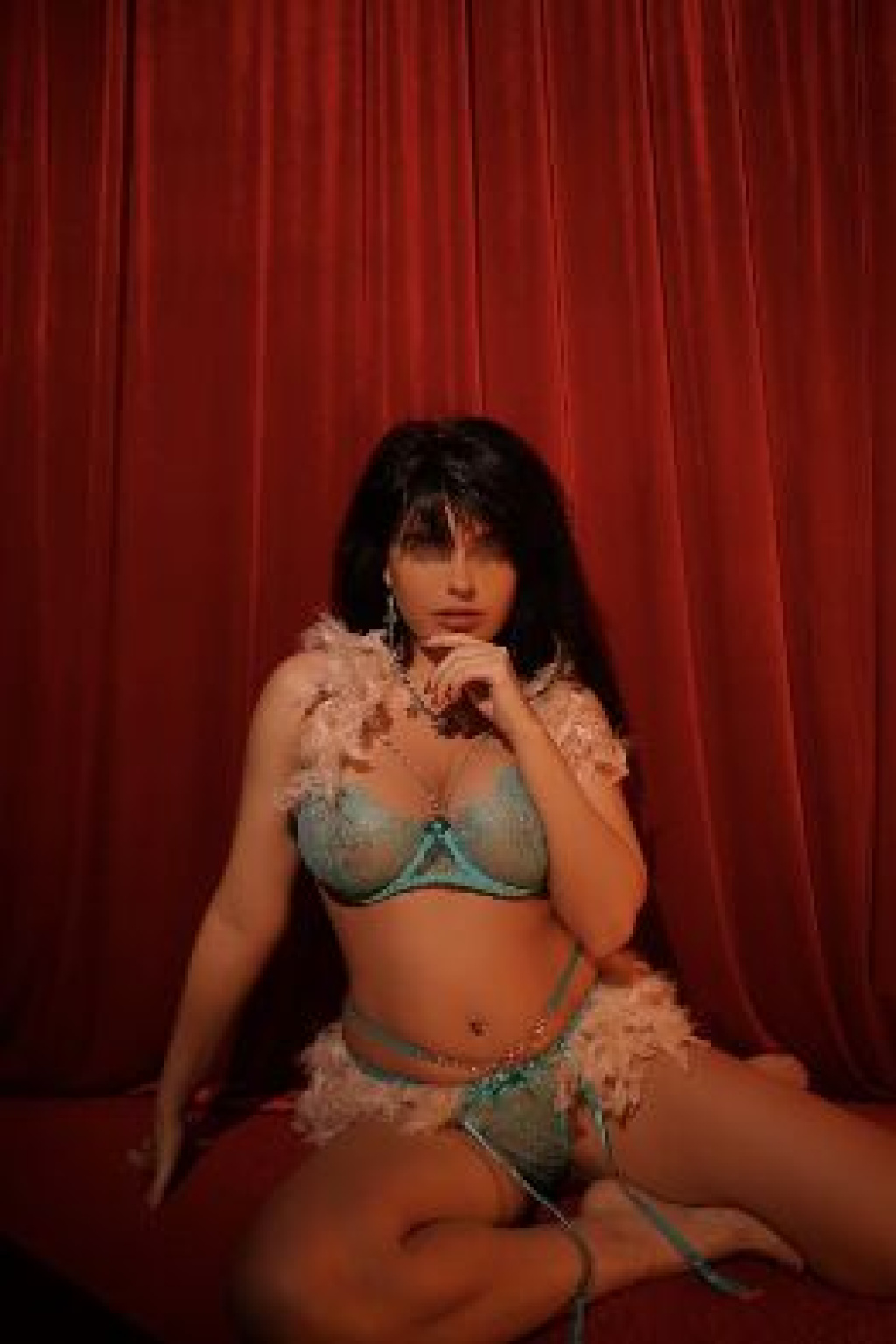 Алиса: проститутки индивидуалки в Омске