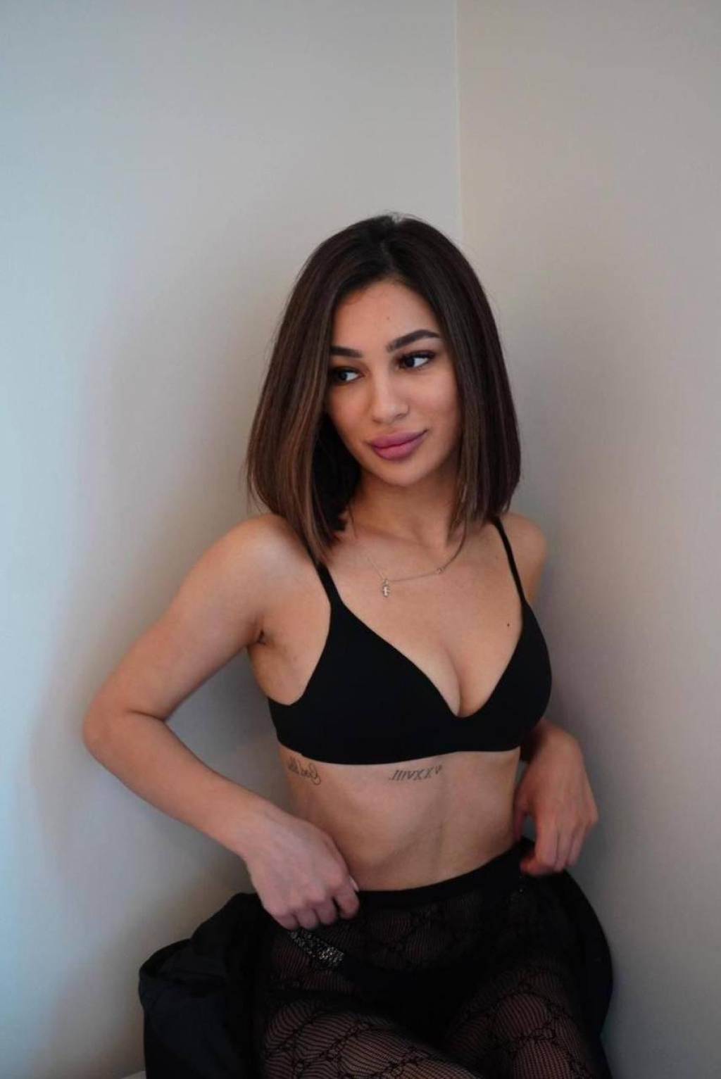 Алиса загорелая: проститутки индивидуалки в Омске