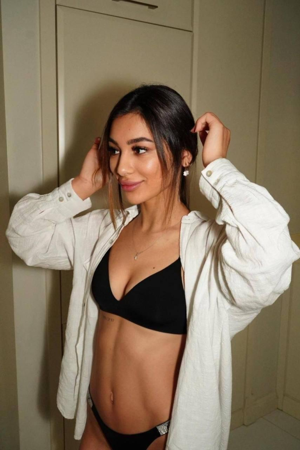 Алиса загорелая: проститутки индивидуалки в Омске